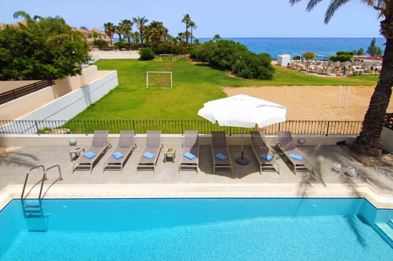 Villa Oceania - Beachfront Паралімні Екстер'єр фото